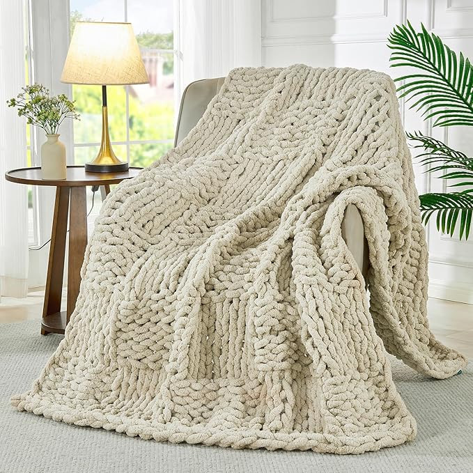 Ivellow Chunky Knit Blanket Throw, 100% Hand Knit Throw Blanket for for Couch Bed Sofa, Fluffy So... | Amazon (US)