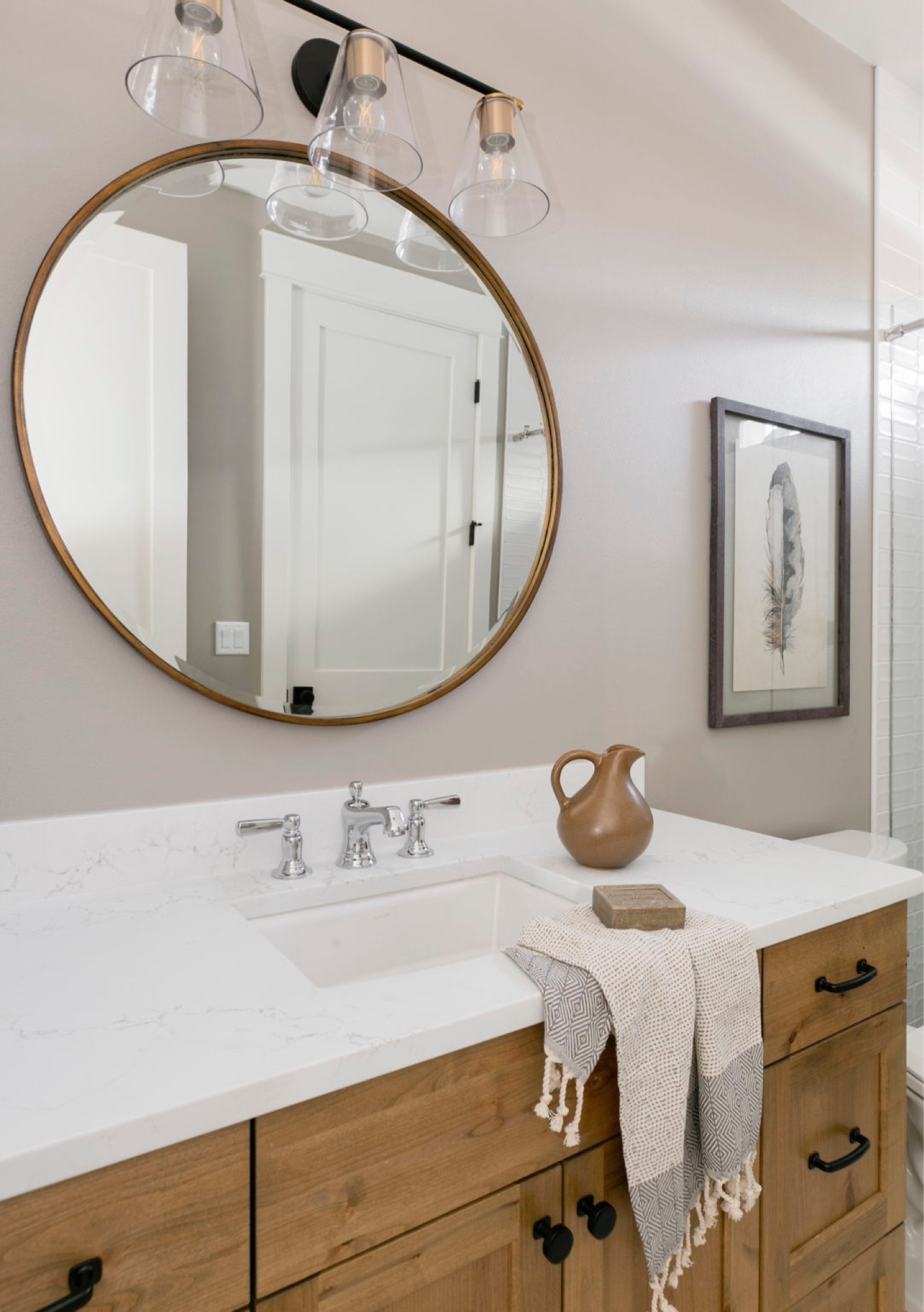 This countryside Guest Bath is an absolute stunner in neutrals!!

#LTKhome #LTKsalealert #LTKstyletip