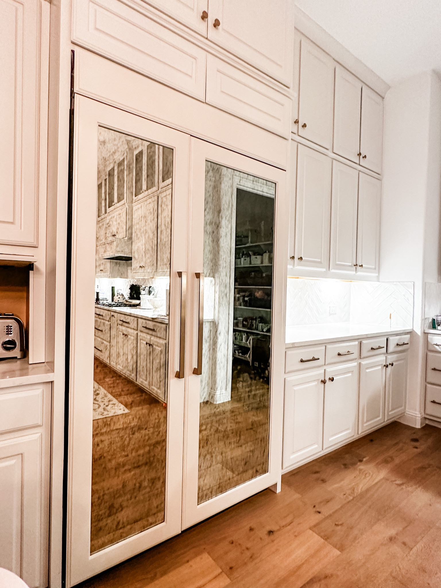 #emtekhardware #kitchenhardware #ltk #emtek #customrefrigerator #kitchenupgrade #whitekitchen #modernhardware #satinbrass #ltkkitchen 

#LTKhome #LTKsalealert #LTKstyletip