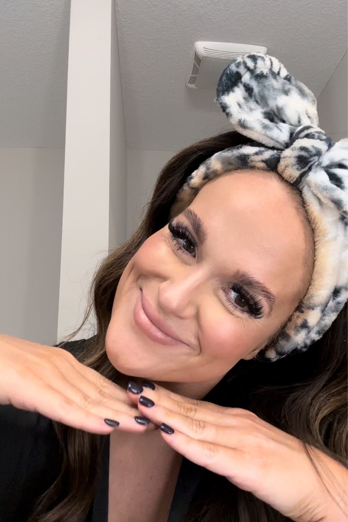 My full face makeup products! 

Charlotte tilbury, NARS, Ilia, MILK, Elf, Bobbi Brown, Tower 28, foundation, tinted moisturizer, blush, bronzer, hilighter, Anastasia Beverly Hills, rare beauty, Sephoraa

Milk contour stick: Stoked
Ilia tinted moisturizer: Paloma ST9
Lip liner: iconic nude
Lip stick: Kim K W
Lipgloss: Glass slipper
Concealer: BU
Setting powder: Translucent 
Color corrector: Fair
Blush: Hope
Eyebrow pencil: Ebony


#LTKHoliday 

#LTKGiftGuide #LTKfindsunder100 #LTKfindsunder50 #LTKbeauty