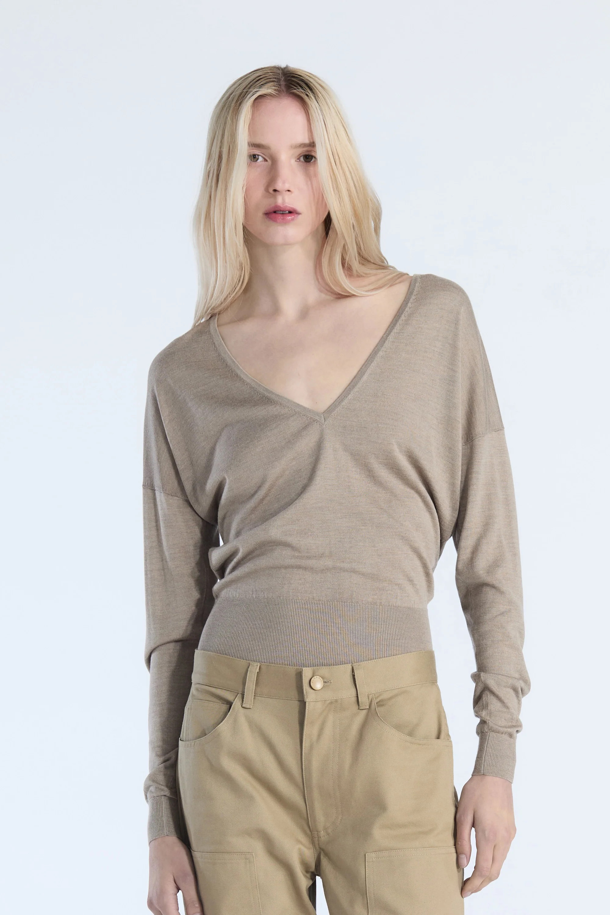 SILK CASHMERE V-NECK SWEATER | Renggli