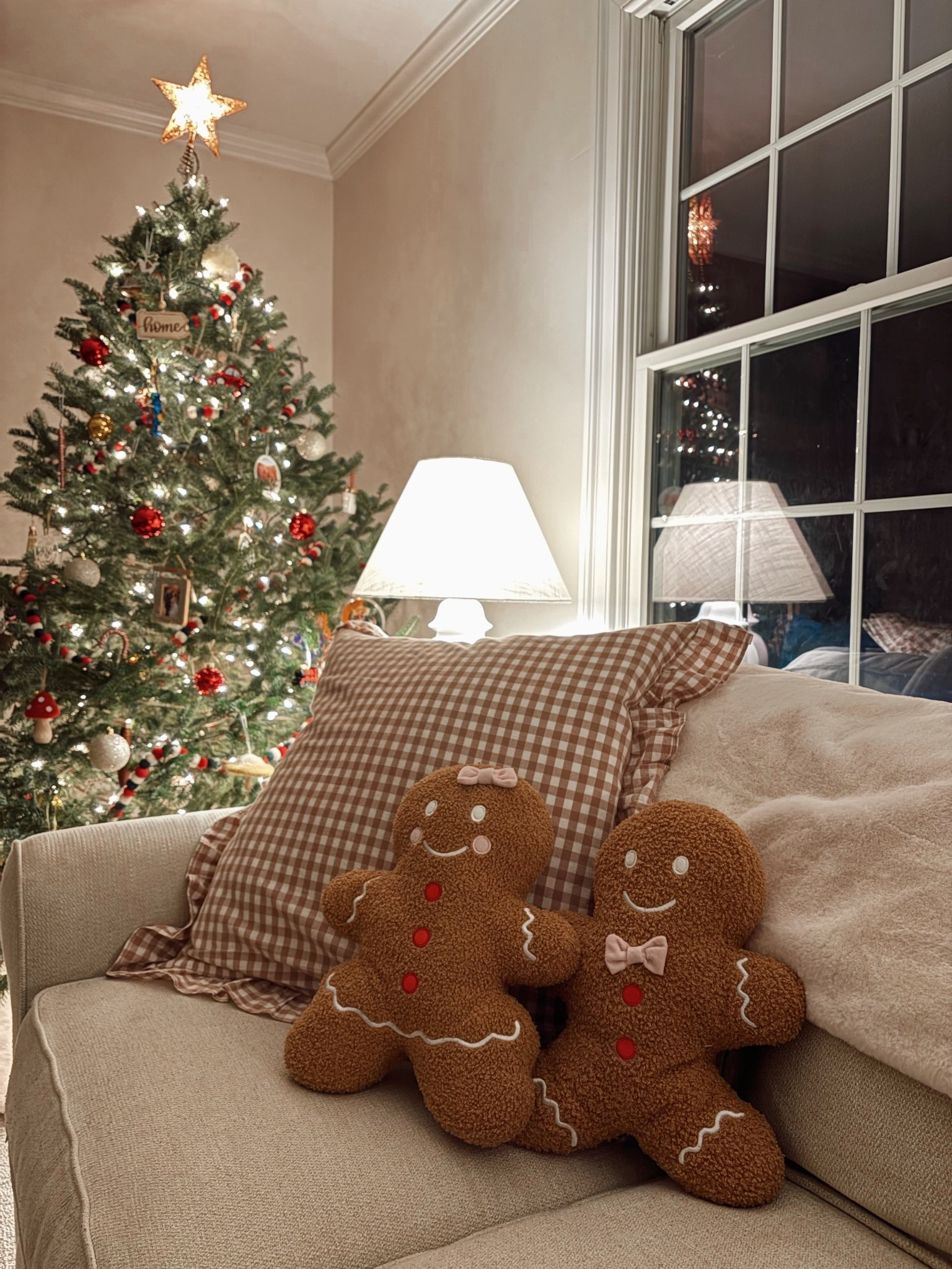 Soaking it all in this year 🤎

#LTKHoliday #LTKmomlife #LTKHome