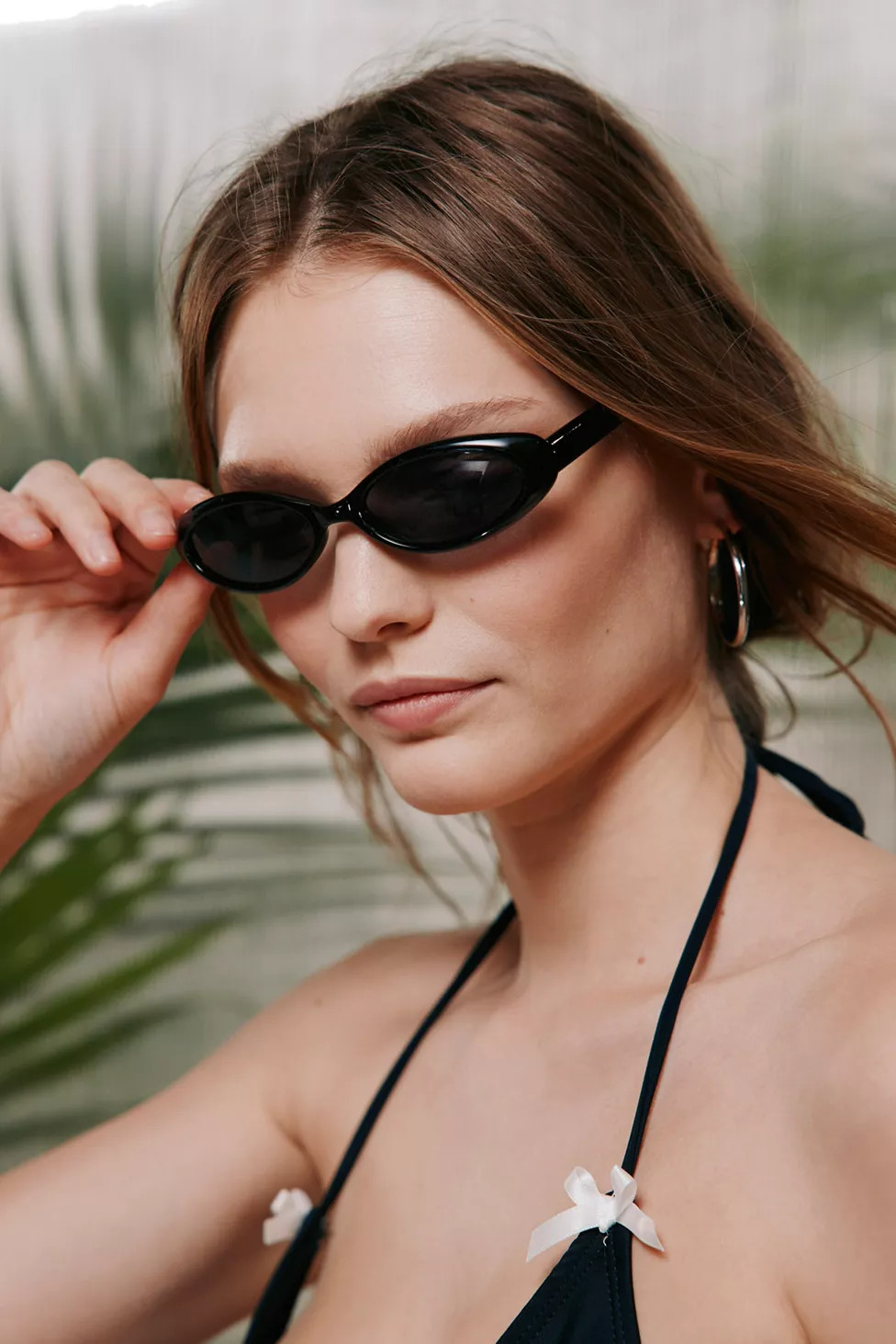 Suki Micro Oval Sunglasses | Urban Outfitters (US and RoW)