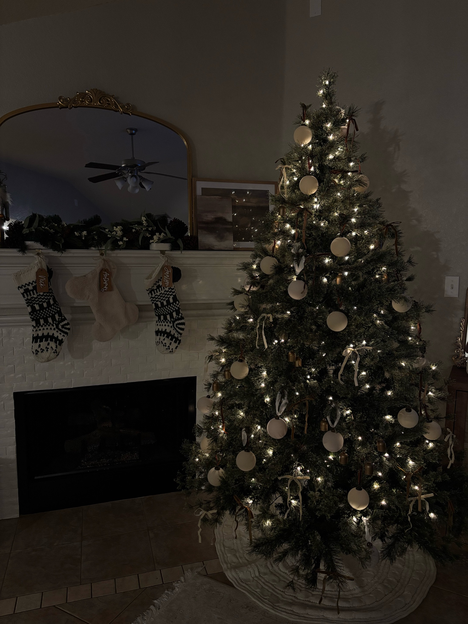 Cozy, organic neutral Christmas tree 🌲 #Holiday #ChristmasTree #NeutralChristmasTree #NeutralChristmasDecor #NeutralHolidayDecor

#LTKSeasonal #LTKHoliday #LTKHome