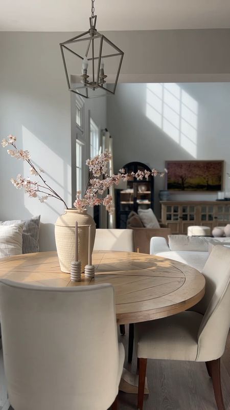 Breakfast nook styling, organic modern, vase, dining table, dining chairs, kitchen

#LTKHome #LTKStyleTip #LTKVideo