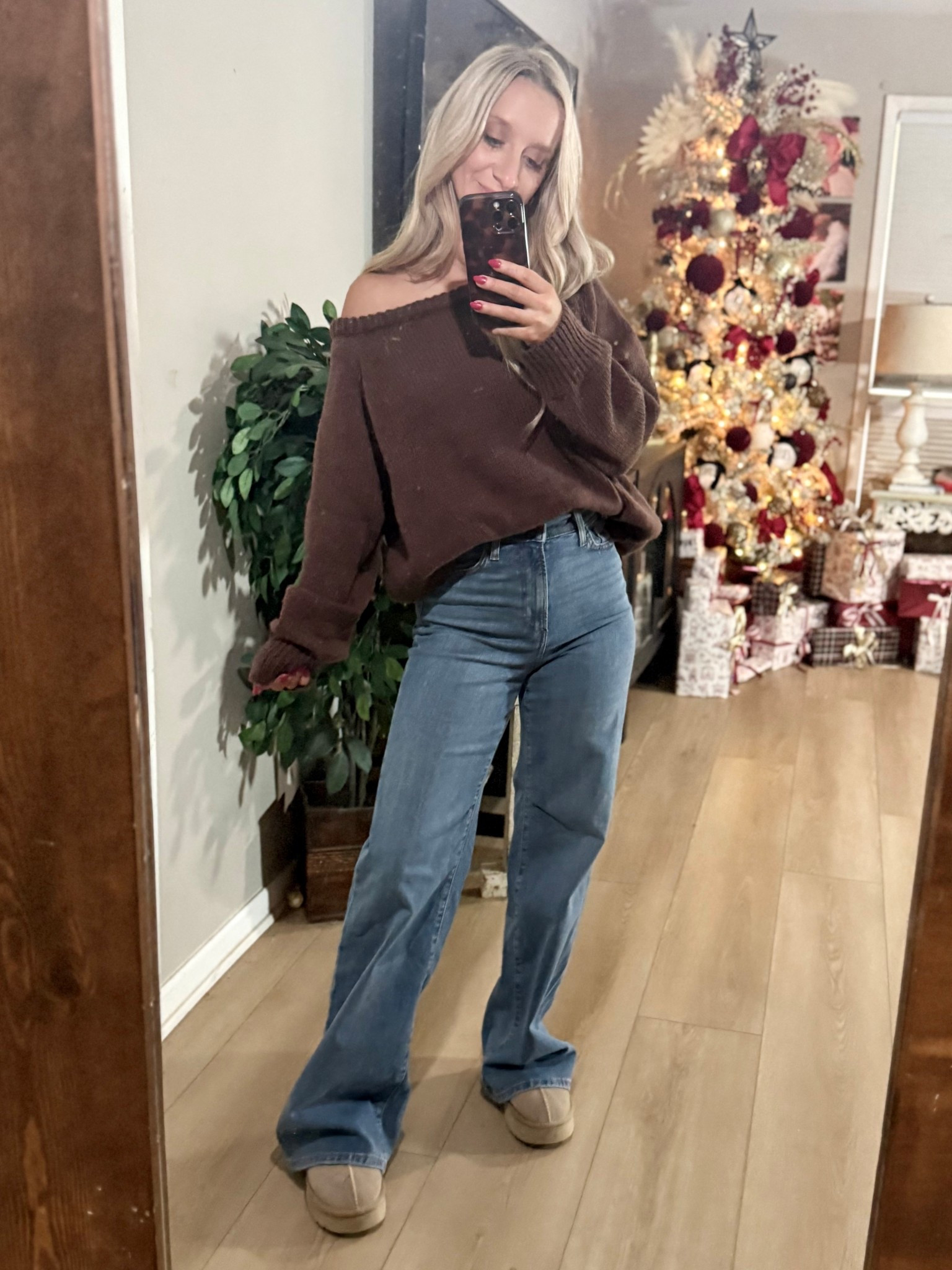 The most cozy off the shoulder sweater perfect for my comfy cozy days  🤎 these jeans are also amazing! So flattering and I’m loving the wide leg!

#LTKPetite #LTKootd #LTKSaleAlert