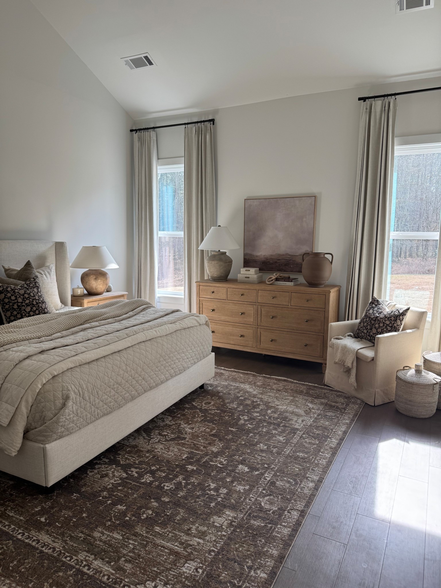 This Haywood HYD-03 Charcoal/Mocha @wayfair x @loloirugs area rug instantly made my bedroom feel warm and inviting! I love the neutral earth tones! It’s soft, durable, and easy to clean! #ad #WayfairPartner #wayfair #loloirugs 

#LTKSeasonal #LTKHome #LTKSaleAlert