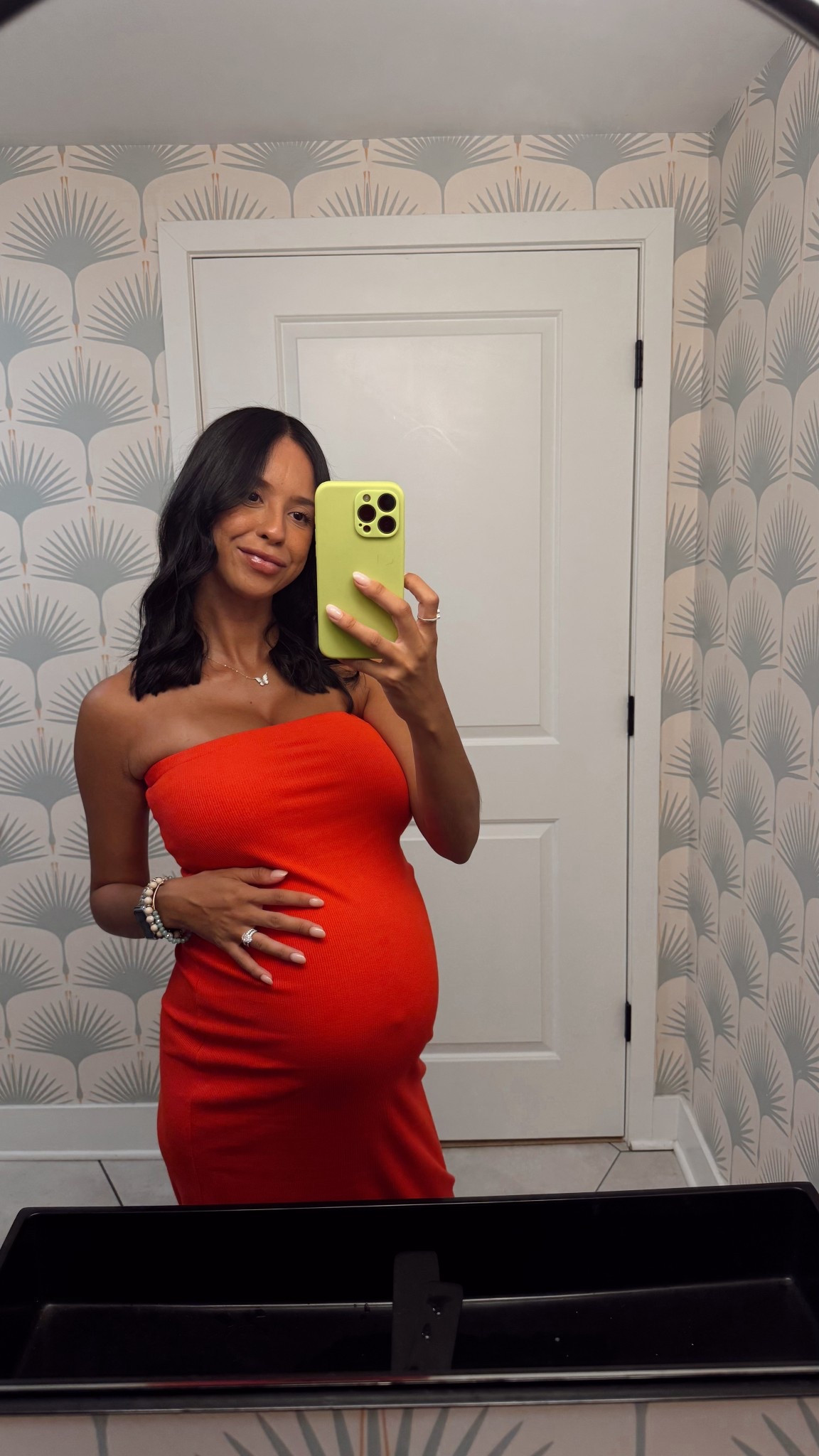 Hair refresh! #thirdtrimester #pregnant #secondtimemom #bumpfriendlydress

#LTKBump #LTKStyleTip #LTKFamily