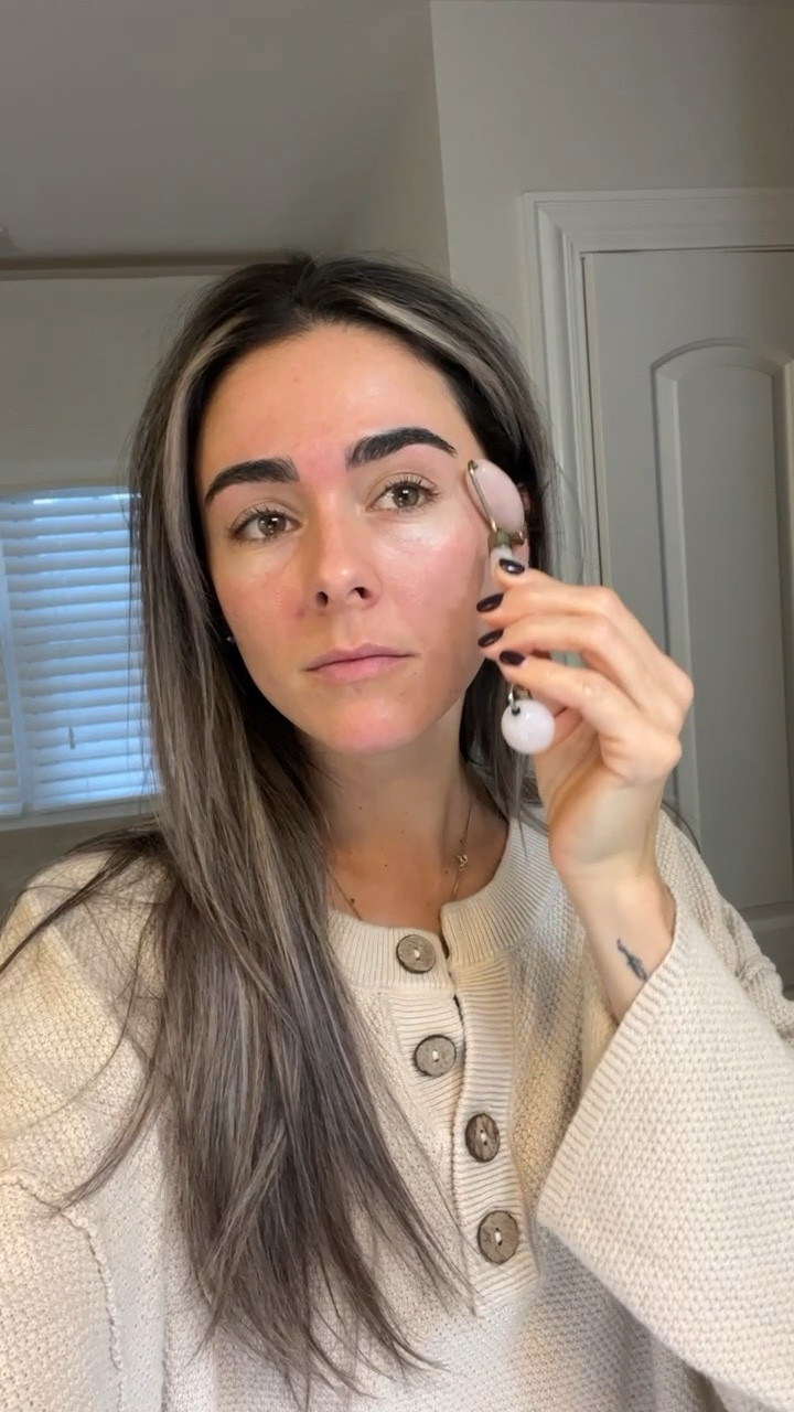 I love using this rose quartz roller after my morning skincare routine - helps me feel refreshed & has so many benefits!

#morningskincare #skincareroutine #skinroller #dimebeauty #cleanbeauty #skincare 

#LTKsalealert #LTKunder50 #LTKbeauty