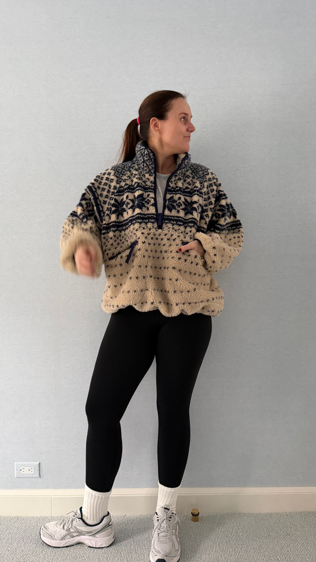 Cozy and casual workout outfit for winter in NYC. Size L / XL. 

#LTKMidsize #LTKdayinmylife #LTKfitnessgoals