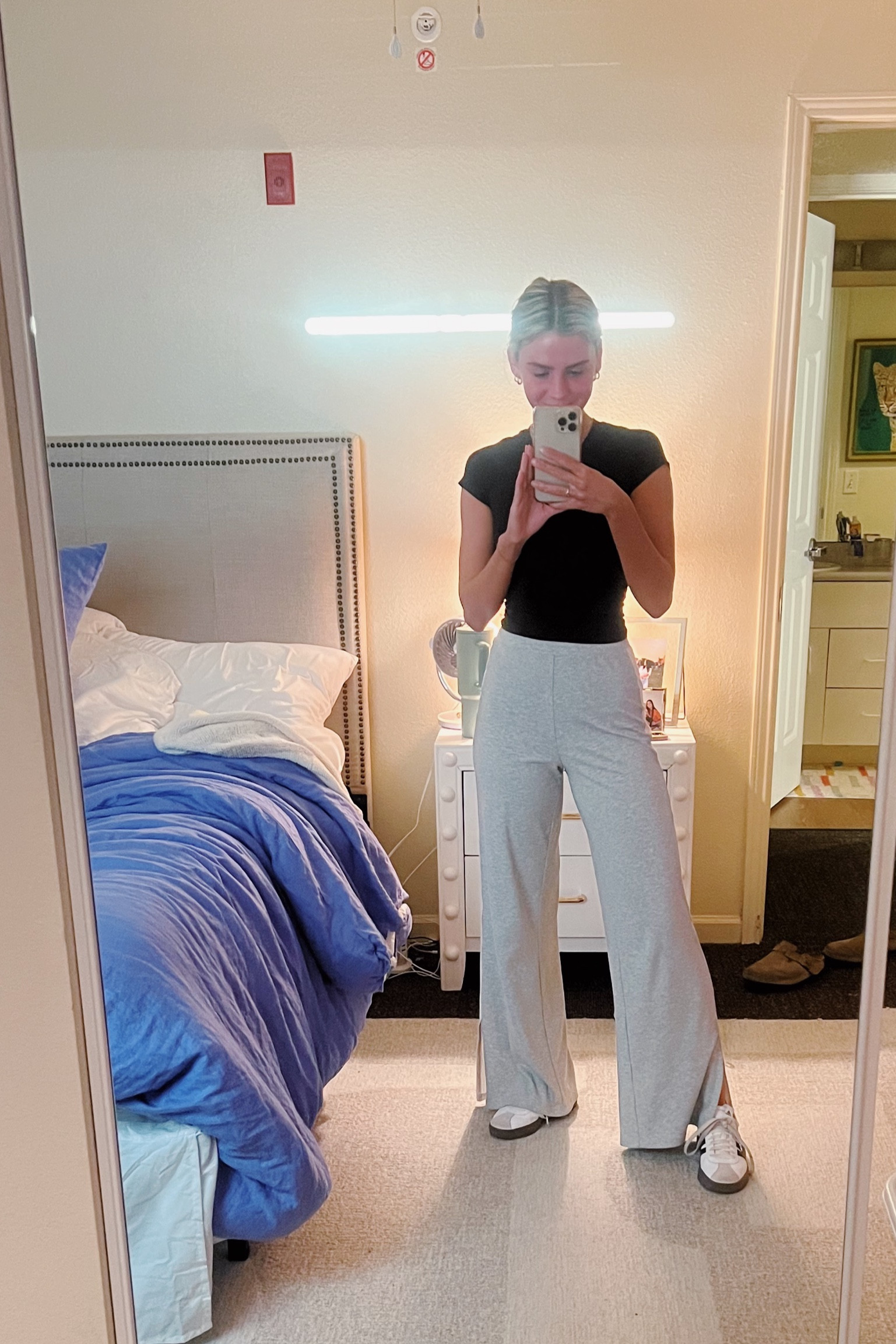 THESE PANTS>>>