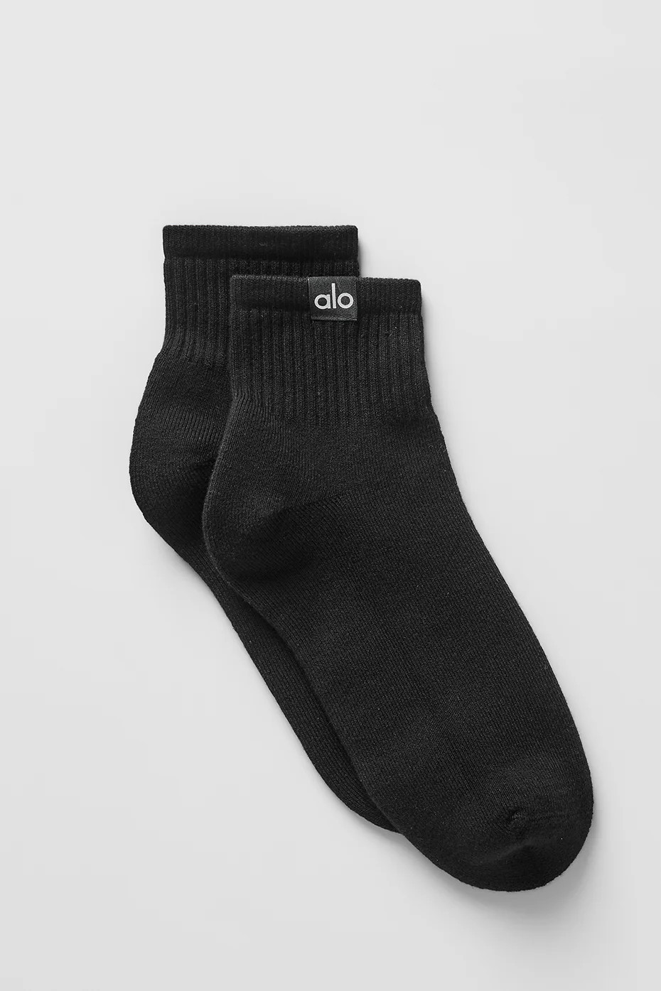 ALO | Quarter Crew Street Socks in Black, Size: Small | Alo Yoga