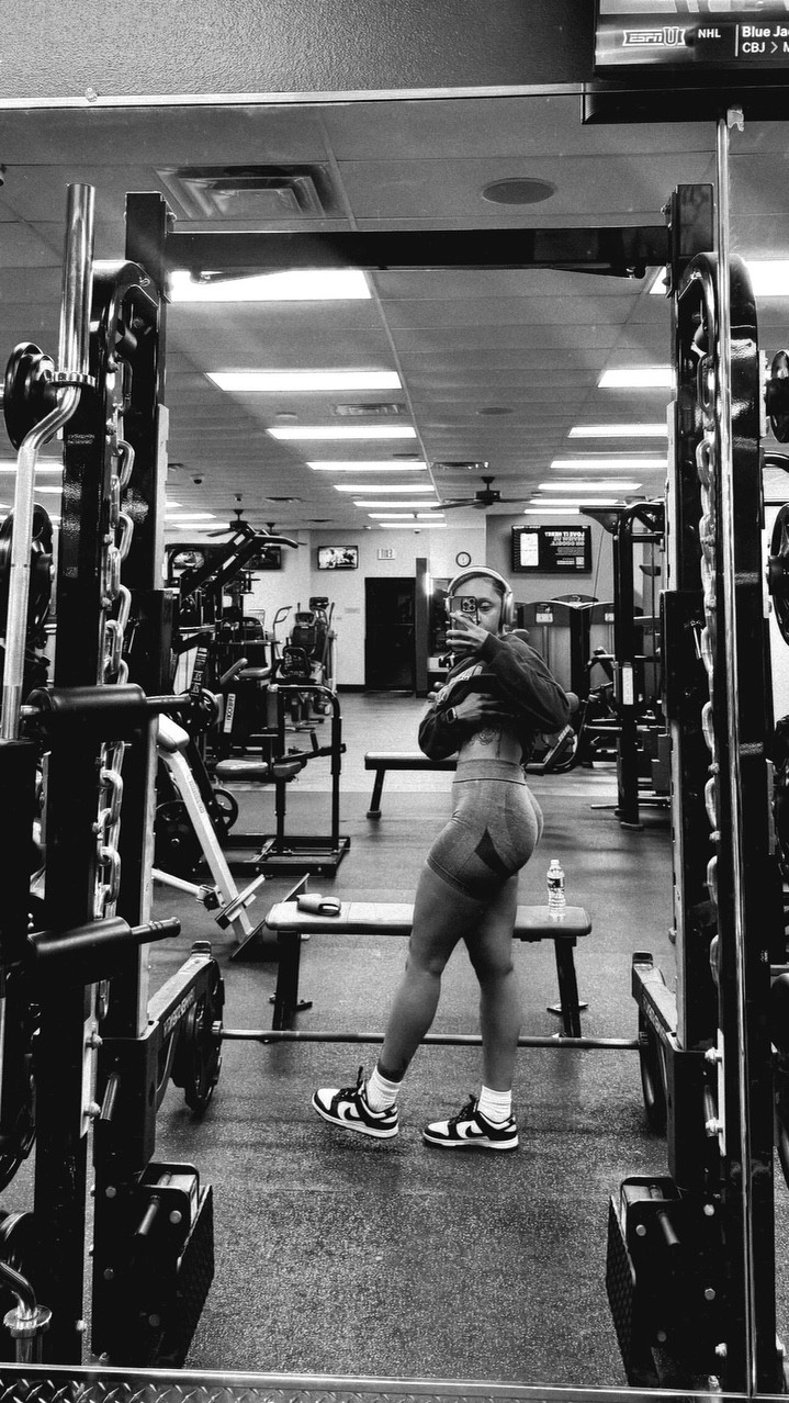 Late night session ⏰ 

#LTKdayinmylife #LTKfitnessgoals #LTKActive