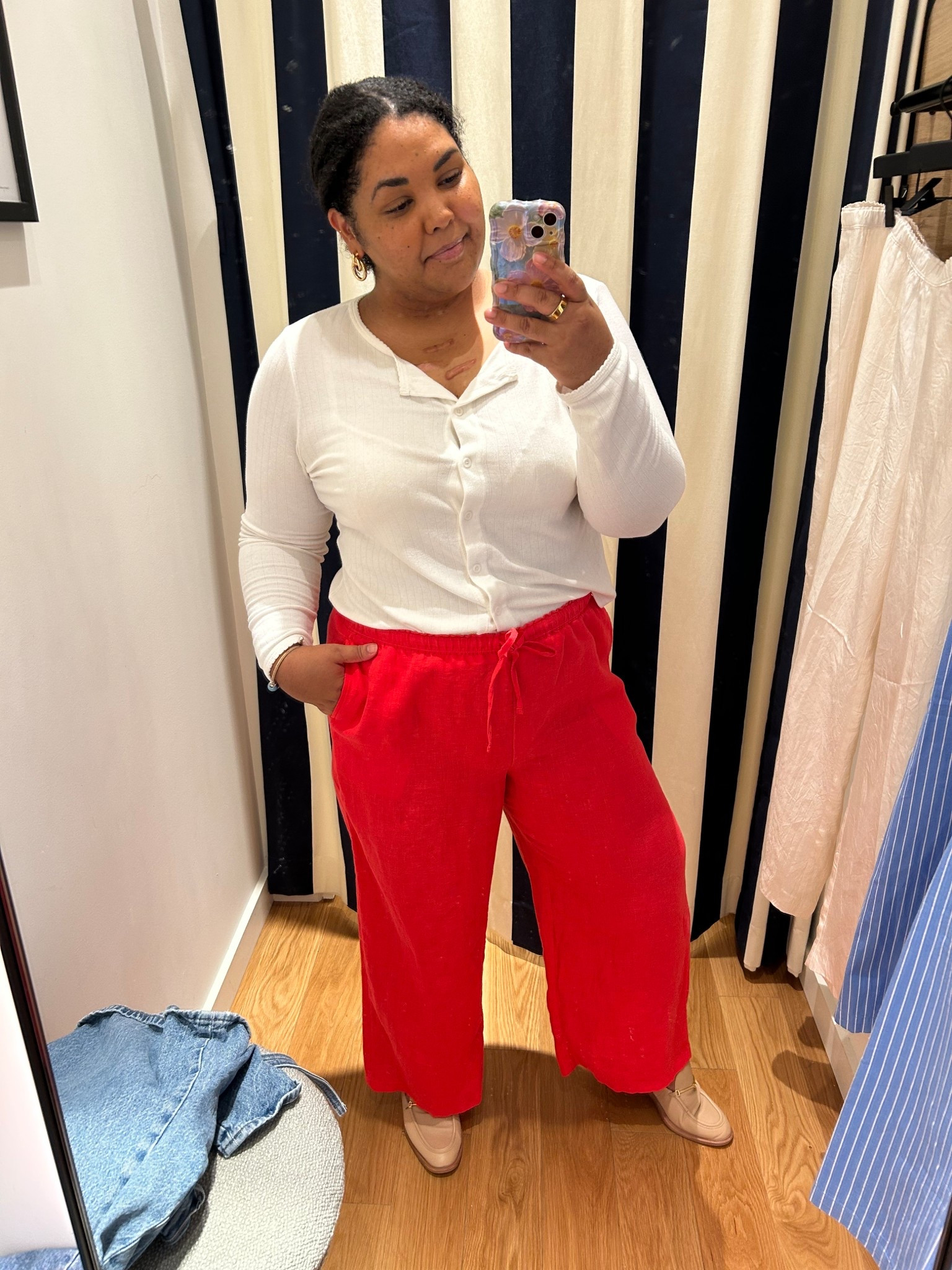 WFH but make it ✨spring soft✨

I tried on the dreamiest linen trousers from White House Black Market but couldn’t find them online… so I did what I do best and found you the SAME vibe for less 🙌🏽

These linen-blend pants are:
• lightweight + breathable (Florida heat approved ☀️)
• high-waisted + flattering for curves
• flowy enough to feel like pajamas but still look polished

Pair this with a simple fitted tank, or button down with minimal gold jewelry, and easy slides = the ultimate “I have meetings but I’m still comfy” uniform

This is your sign you don’t need to spend $$$ to look put together 🤍

Everything linked in my LTK ✨

#LTKspring #LTKcurves #plussizefashion #midsizeoutfits #wfhstyle #springoutfits #linenpants #everydaystyle #momstyle #effortlessstyle #capsulewardrobe #neutralstyle #comfychic #amazonfashion #oldnavystyle #workfromhomeoutfit #elevatedbasics #springoutfit2026 #workoutfit #plussizefashion

#LTKmomlife #LTKMidsize #LTKPlusSize