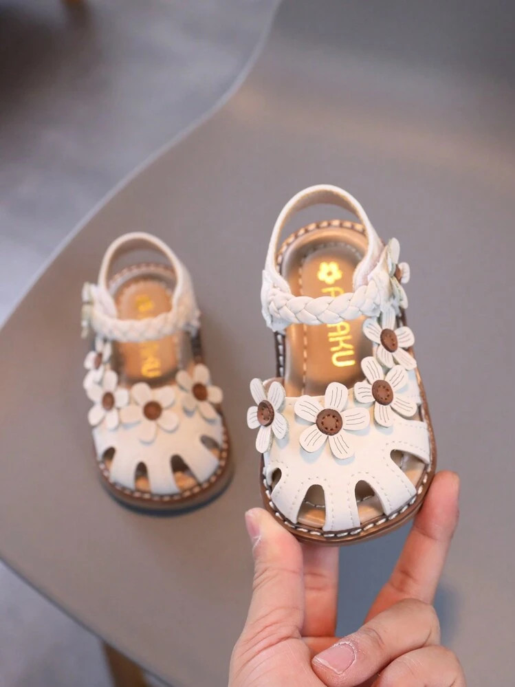 Flower tan sandals | SHEIN