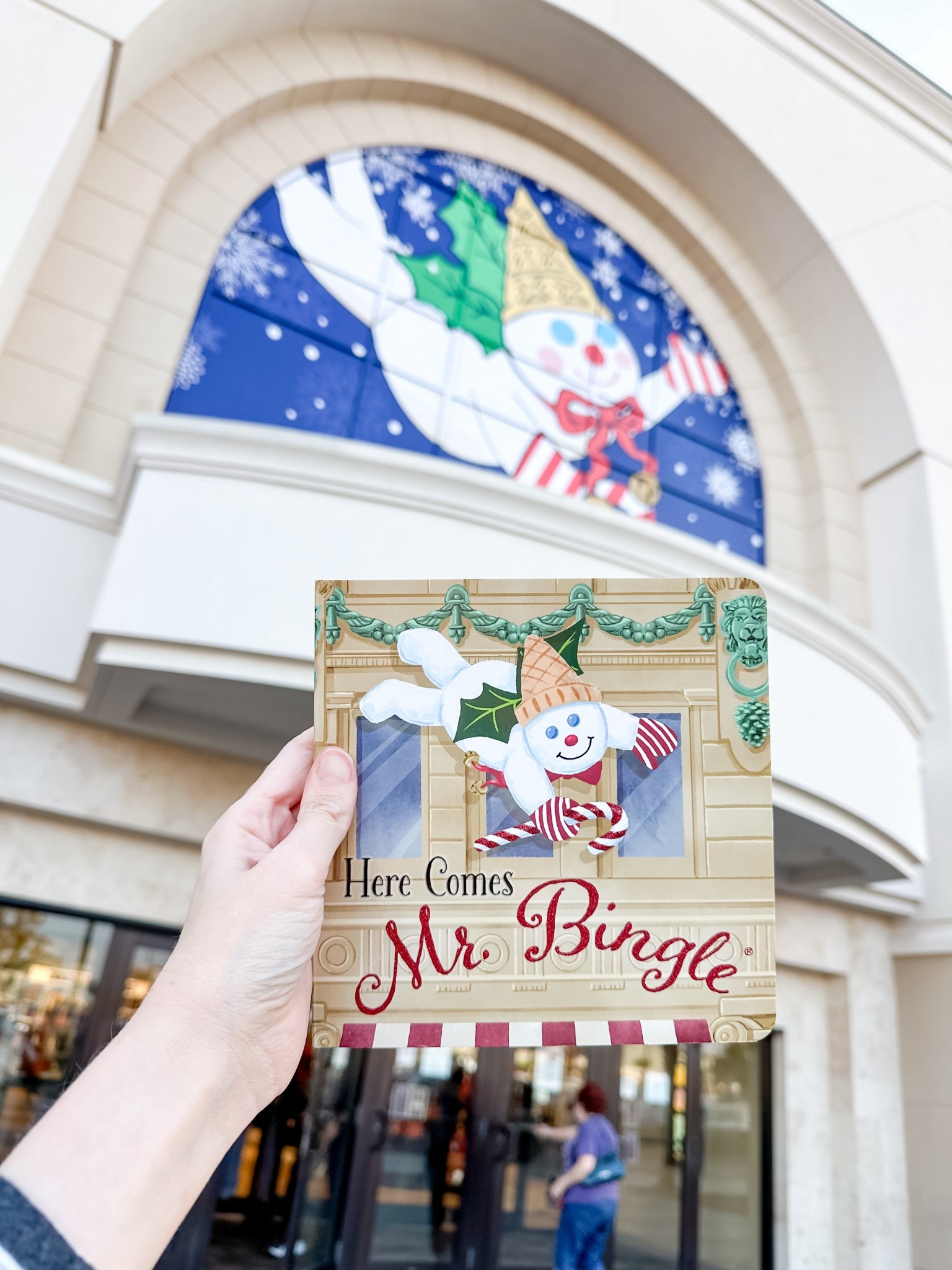 Calling all NOLA fans, this one is for you! Cozy Christmas mornings call for classic holiday stories, and Here Comes Mr. Bingle is one of our new favorites! 🎄📚
This charming vintage-style tale brings all the nostalgic magic of the season to storytime — perfect for little readers and festive book baskets. If you love collecting Christmas books or building traditions with your kids, this one’s a must-add!
Linking it here so you can grab it in time for the holidays. ✨

Mr. Bingle is such a special part of New Orleans’ holiday history so I’m glad they came up with this cute board book to share the story with new generations!

#HereComesMrBingle #ChristmasBooksForKids #HolidayBookCollection #ChristmasTraditions #KidsHolidayReads #HolidayStorytime #FestiveBookshelf #CozyChristmasReads #ChristmasWithKids #HolidayFavorites #KidsBookRecs #LTKHoliday #LTKKids #LTKFamily


#LTKSeasonal #LTKGiftGuide #LTKmomlife