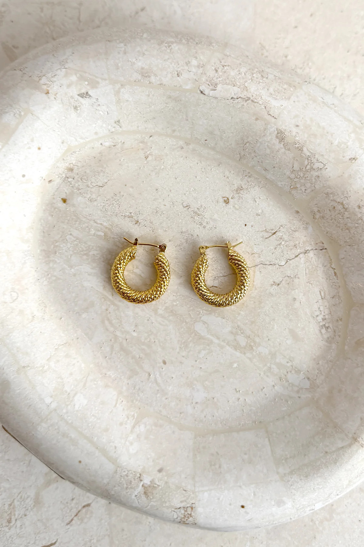 Textured Gold Hoops | UNE PIECE AU