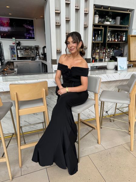 The perfect dress for a black tie event. Wearing a US size 2.

Wedding guest dress, wedding outfit, black tie, summer dresss

#LTKWedding #LTKParties #LTKStyleTip