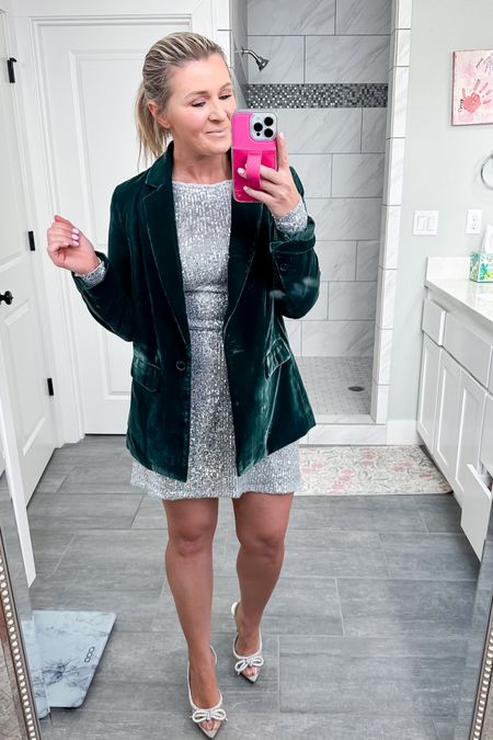 This green velvet blazer is FABULOUS and such a steal at 40% off! The quality is great. Wearing my true size small. I love that you can dress it up or wear it with a fun holiday graphic tee. Highly recommend. 

#LTKHoliday #LTKfindsunder50 #LTKsalealert