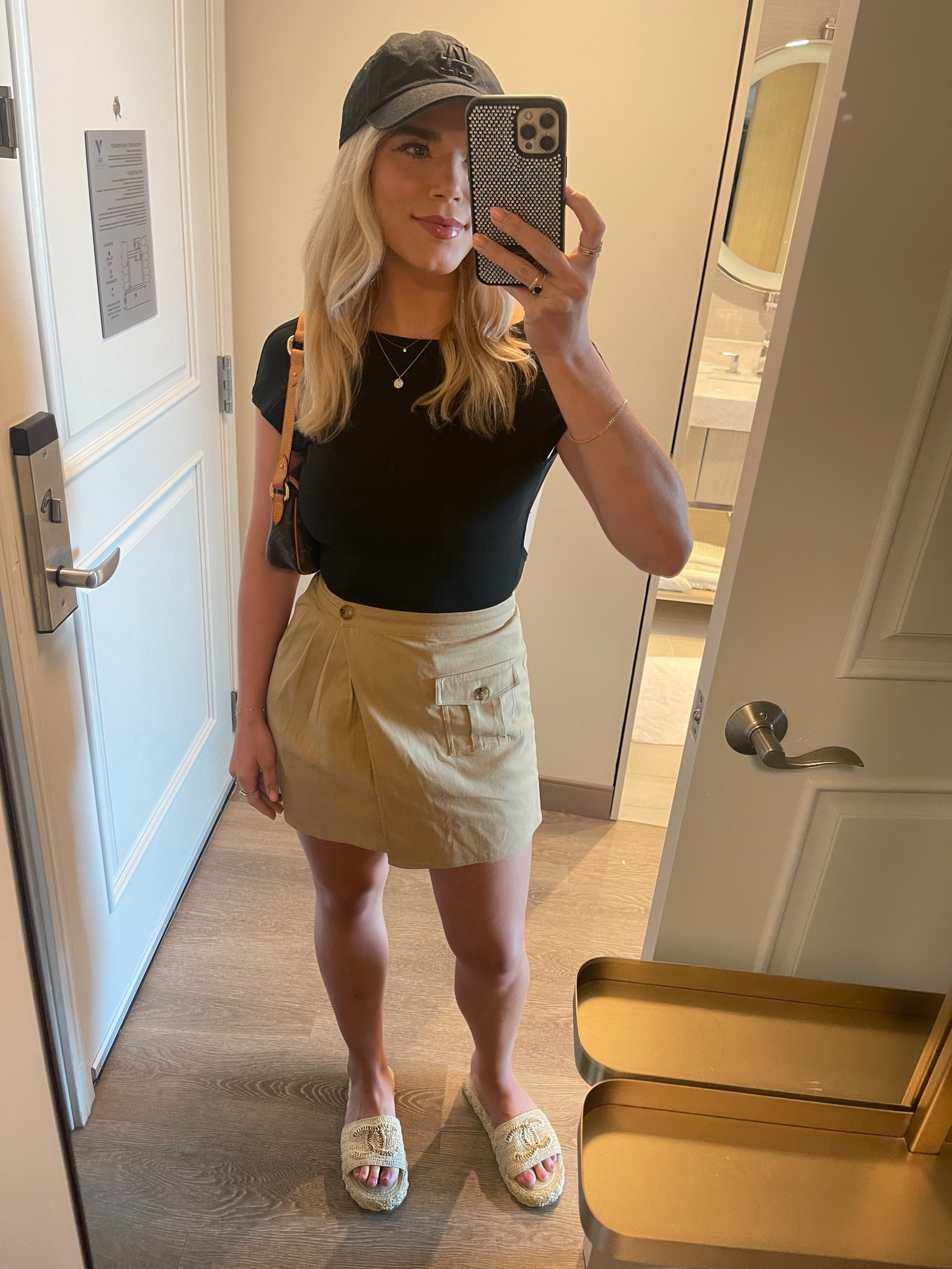 A fit for running errands but looking good doing it! ✨🤍