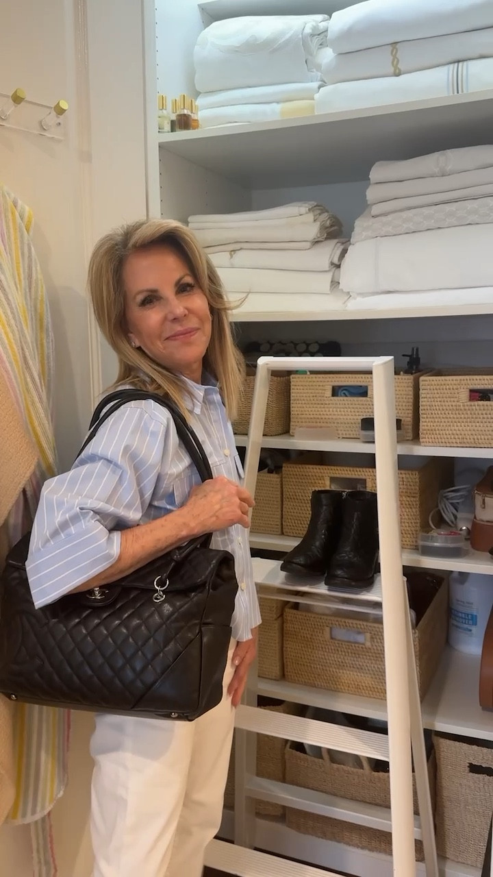 Watch and learn for a great tip on how to maintain your leather shoes, bags and accessories 💫