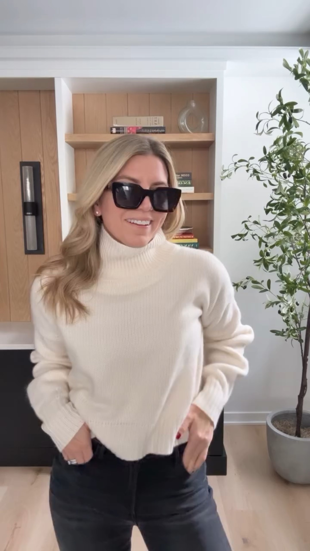 When building your capsule winter wardrobe invest in those classic neutral sweaters that you will have from year to year! ❤️