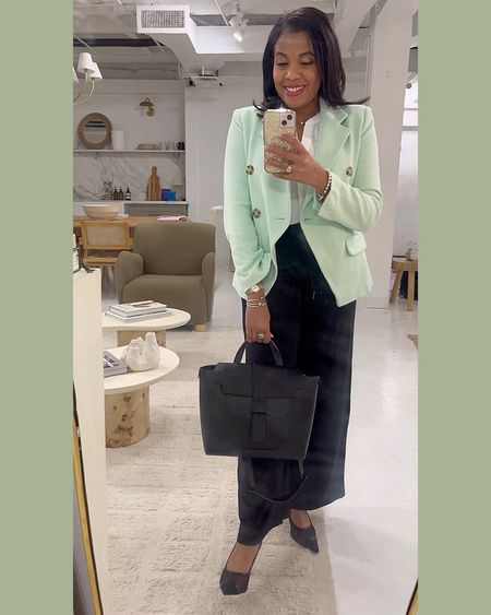 This green blazer from Gibson will make the perfect spring work outfit!💚

Workwear. Spring work outfit. Spring office wear.

#LTKworkwear #LTKstyletip #LTKSeasonal