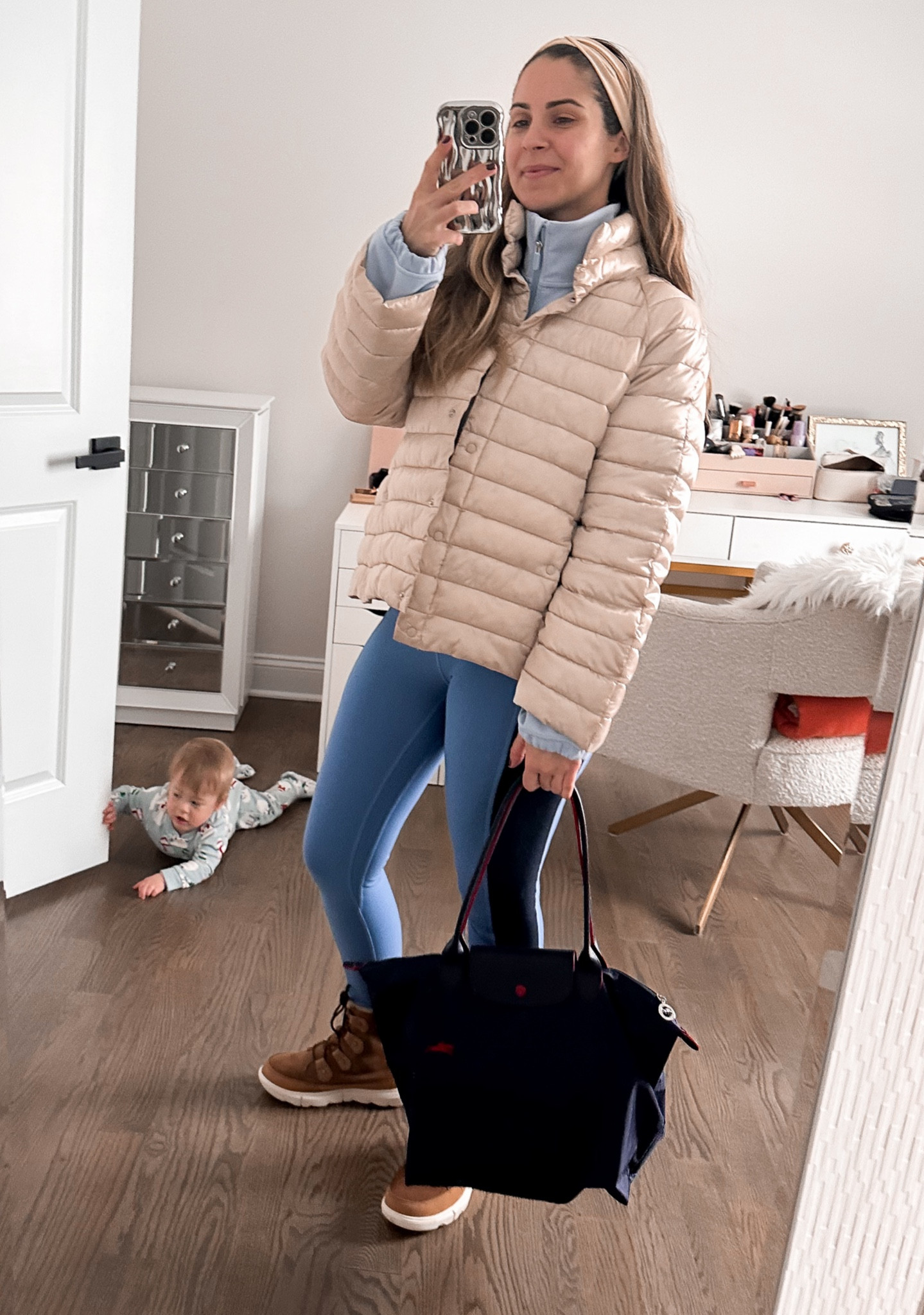A light blue cold weather look!

Light Blue Half Zip: Lululemon 
Leggings: Abercrombie
Puffer Jacket: Tuckernuck (found one second hand on Poshmark!)
Tan Boots: Sorel
Bag: Lacoste 
Headband: Amazon 

#LTKshoecrush #LTKSeasonal #LTKitbag