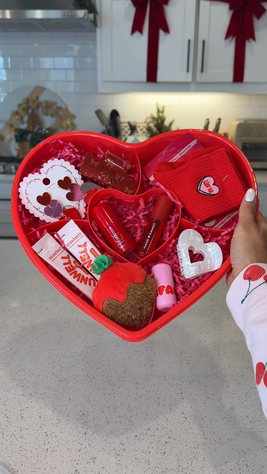 I found these $10 Valentine’s Day heart boxes at Target and had so much fun turning one into the cutest little gift 🤍
Perfect for kids, friends, teachers, or anyone you want to do something small but thoughtful for. I filled mine with a mix of treats + fun extras, but you could totally customize this based on who you’re gifting.

Everything I used is linked here if you want to recreate it 🎀
Such an easy Valentine’s idea that looks way more expensive than it is.

#LTKBeauty #LTKGiftGuide #LTKSeasonal