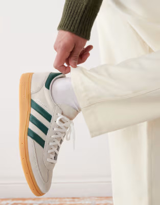 adidas Originals Handball Spezial trainers in cream and green | ASOS | ASOS (Global)