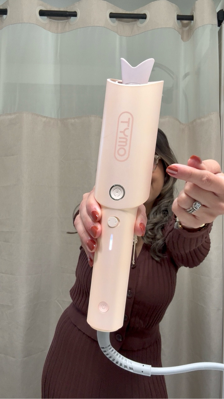 Mi nueva herramienta súper mega favorita 😍🤩 hice mis rizos en 10 minutos 🤌🏻🤯✨ una locura!!!

Comenta “Shop” y te envío el 🔗 directo a tu DM 📩

#christmasgiftideas #giftideasforher♥️ #tymobeauty #tymocurlingiron #tymohair #hairproducts