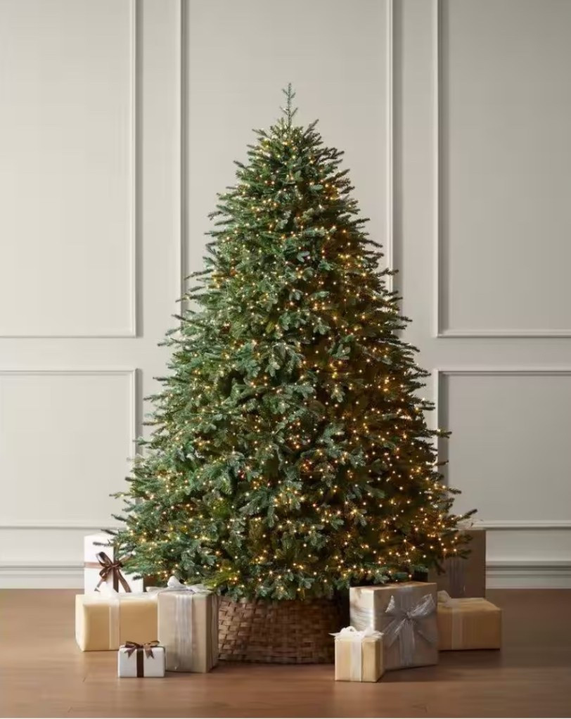 full christmas tree 🤩

#LTKHome #LTKSeasonal #LTKFamily