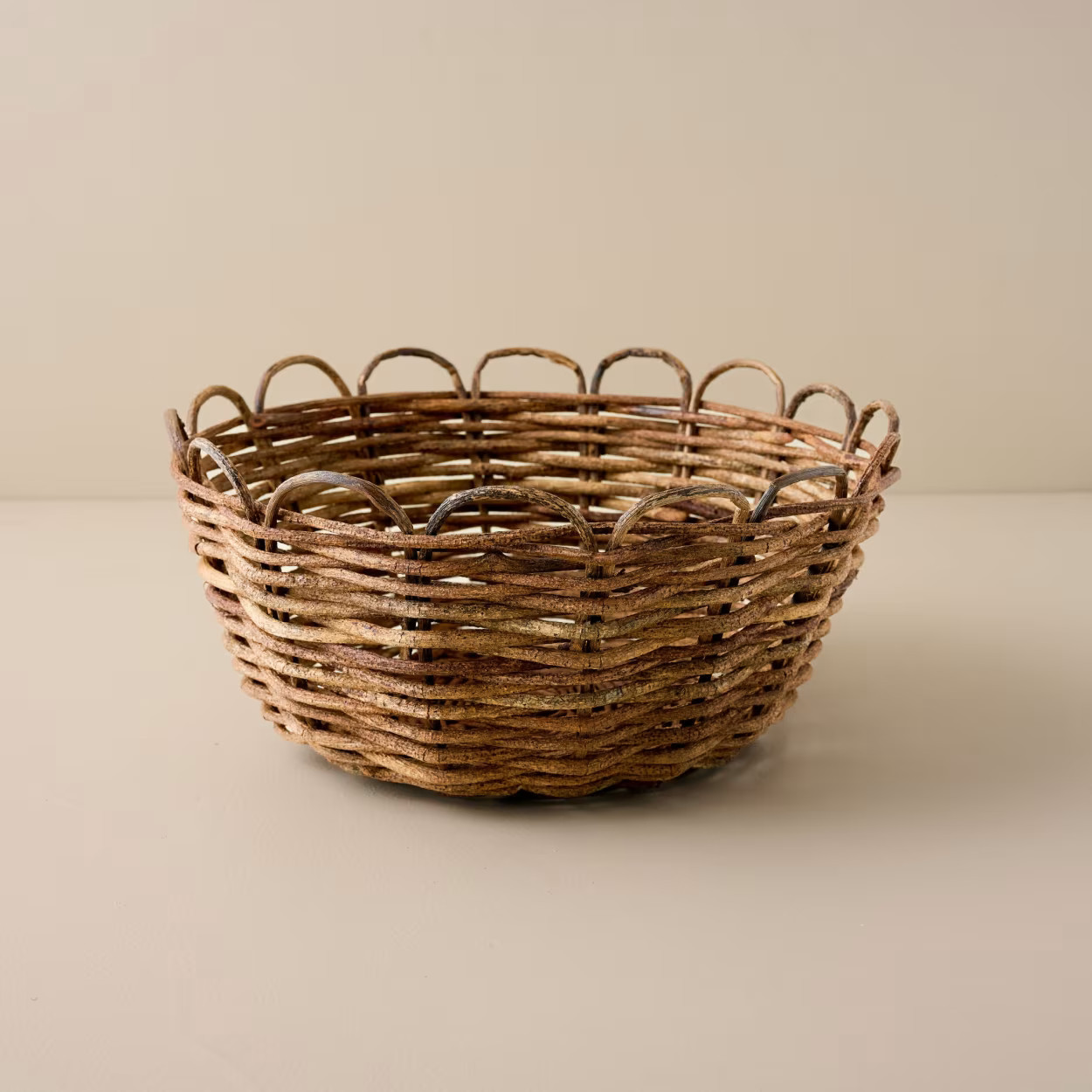 Scalloped Woven Basket | Magnolia