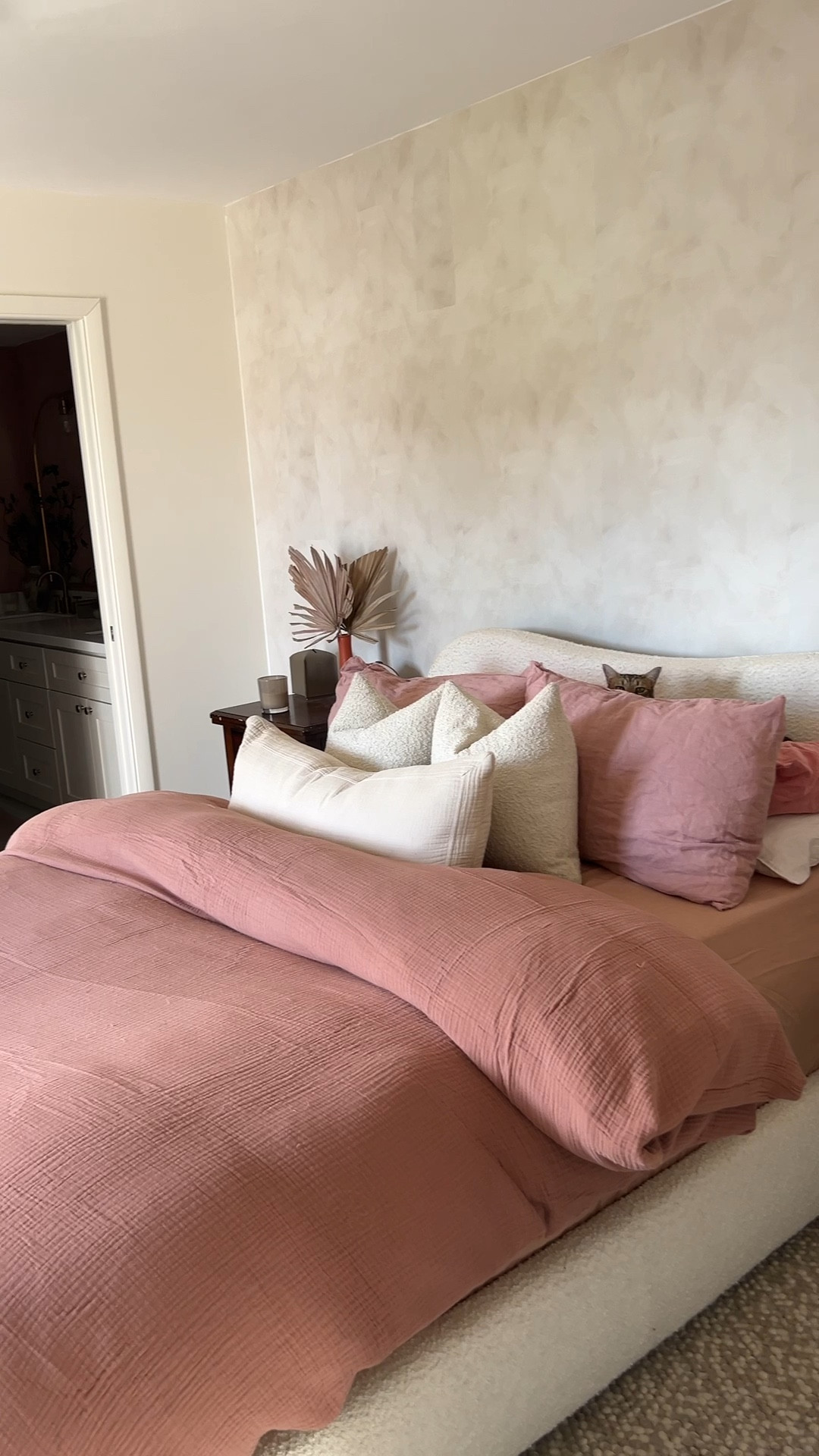 My perfect pink bedding for fall 💓 I love using a king size duvet insert with my queen size duvet cover for an extra cozy fluffy look

Organic modern bedding, organic modern home, primary bedroom inspo, primary bedroom decor, cozy bedding sets, Amazon duvet insert

#LTKSeasonal #LTKHome #LTKStyleTip