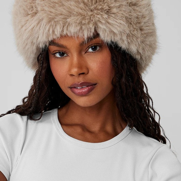 Elegant Black Fur Hat | Poshmark