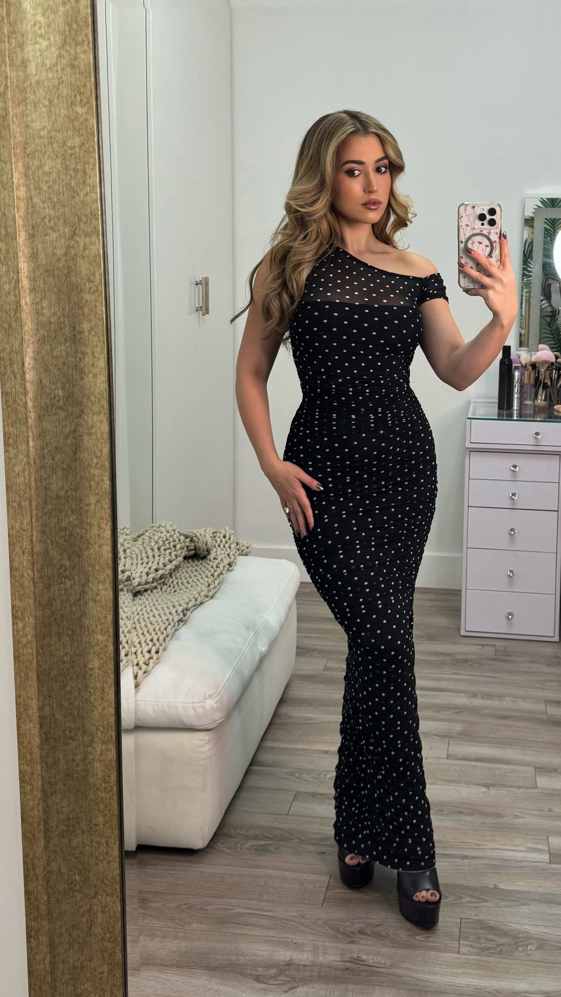 Date night 🖤 wearing a size XS in this dress. Runs true to size and is very stretchy, no zipper just slides up, also comes in leopard 🐆  

#LTKBeauty #LTKFindsUnder100 #LTKHoliday