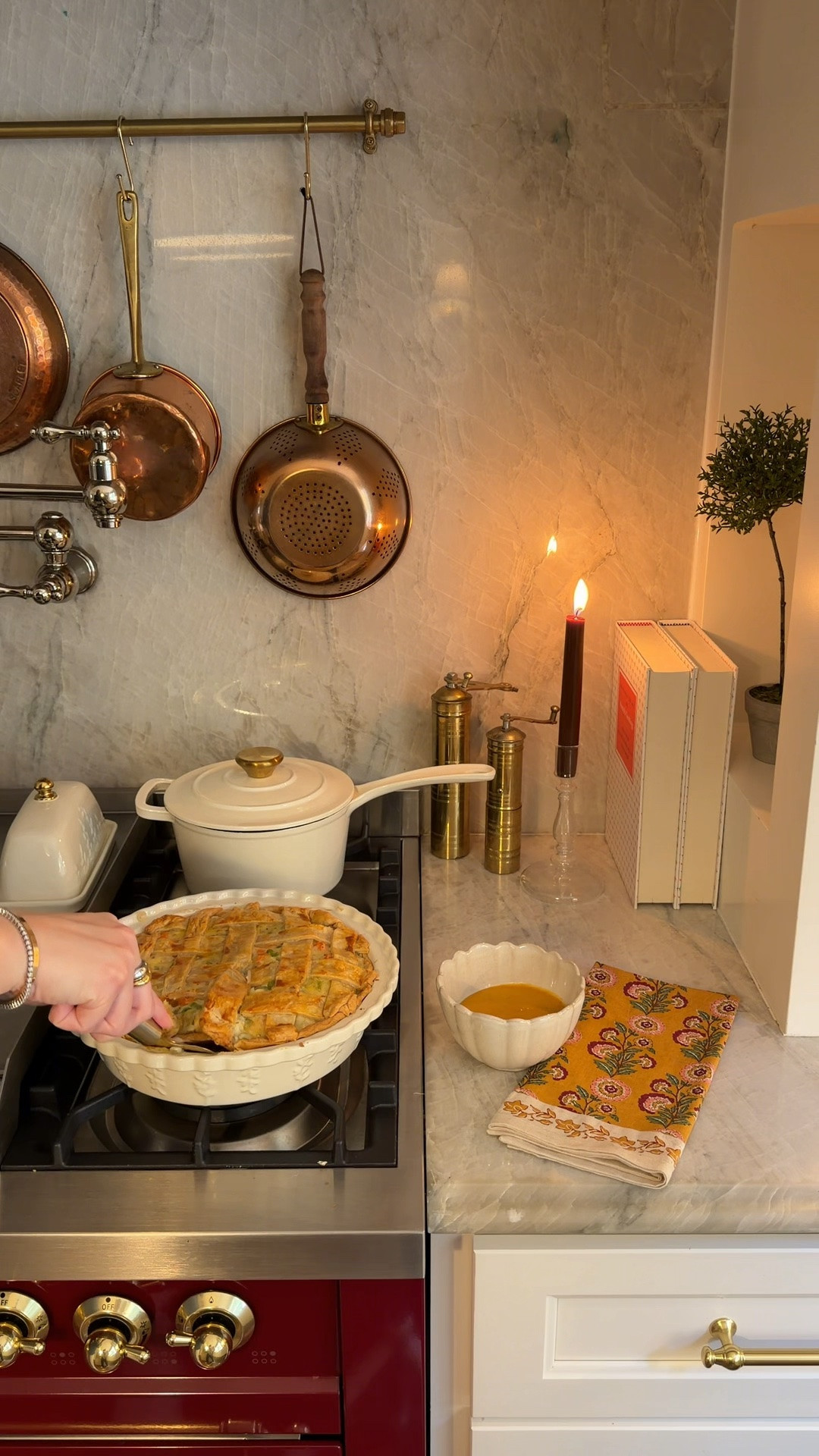 Let’s make my comfort meal! 🍂 I found this @worldmarket pie dish and waited for the perfect rainy afternoon to pour a cup of tea and pull out my mom’s chicken pot pie recipe! #WorldMarketFinds #WorldMarketPartner