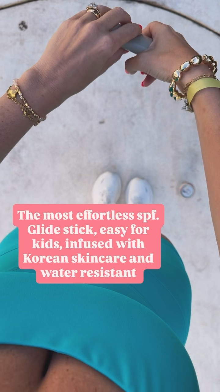 This sunscreen stick is so easy to use! 