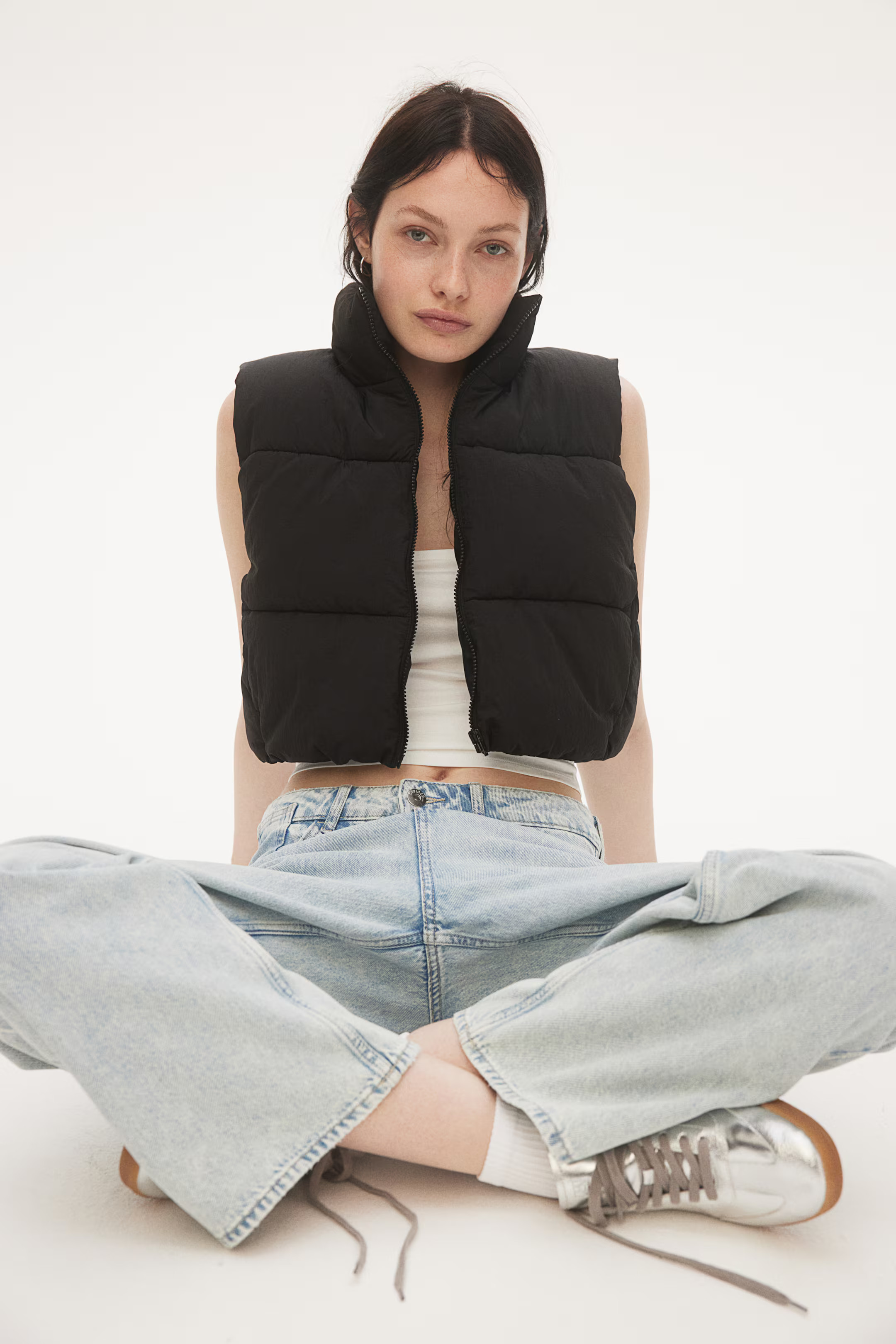 Puffer Vest - Sleeveless - Short - Black - Ladies | H&M US | H&M (US + CA)