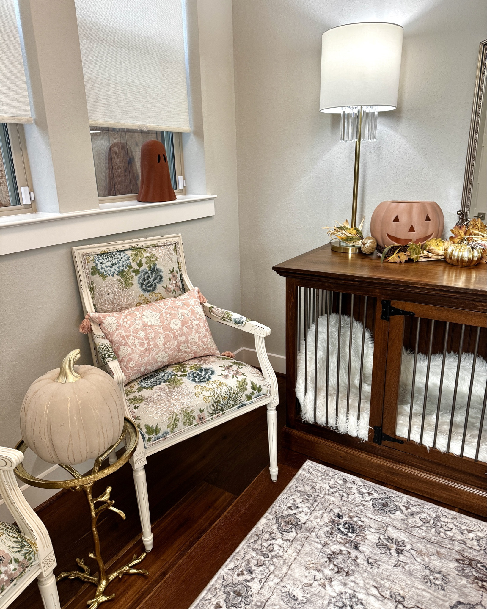 Halloween Decor and Fall Decor 🍂

#everypiecefits

Home decor 
Seasonal decor 
Halloween decorations 
Jack-o’-lantern’s 
Pumpkin 
Ghosts
Fall decorations 
Interior design 
Foyer 
Entry room 
Accent chairs 
Dining chairs 
Accent table 

#LTKHome #LTKSeasonal #LTKHalloween
