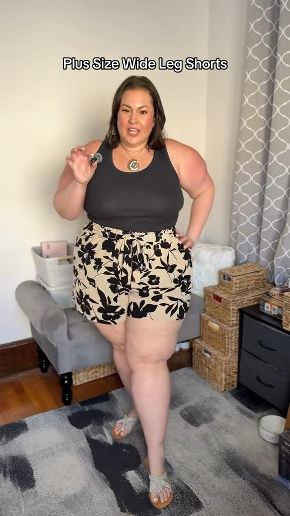 Absolutely LOVE these wide leg plus size flowy summer pants! They are selling out fast though 😫

Shorts 
Plus size shorts 
Plus size summer clothes 
Plus size fashion 

#plussizeshorts 
#plussizesummerfashion 

#LTKPlusSize