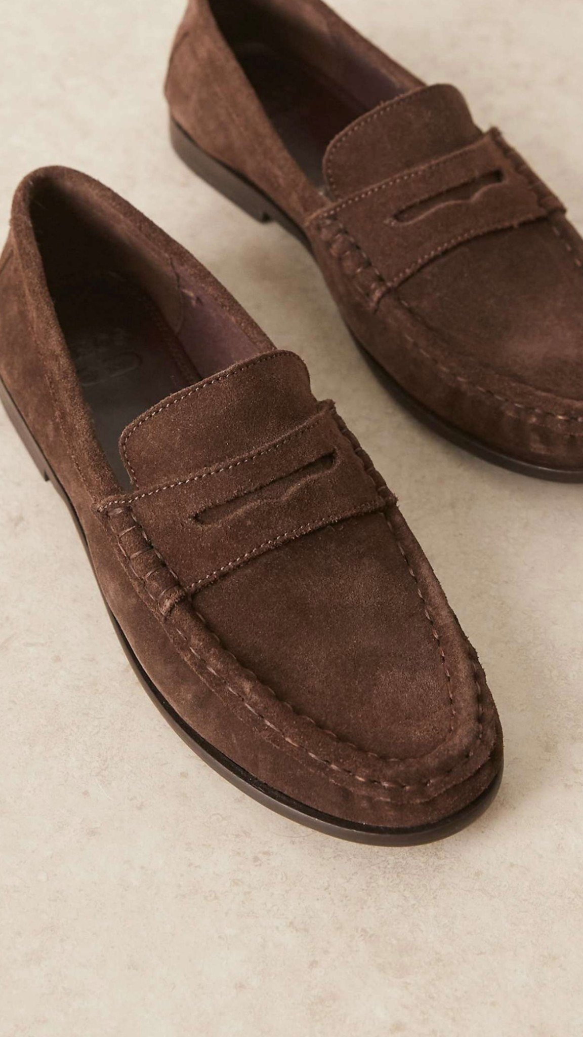 The perfect brown suede loafers 🫶🏿