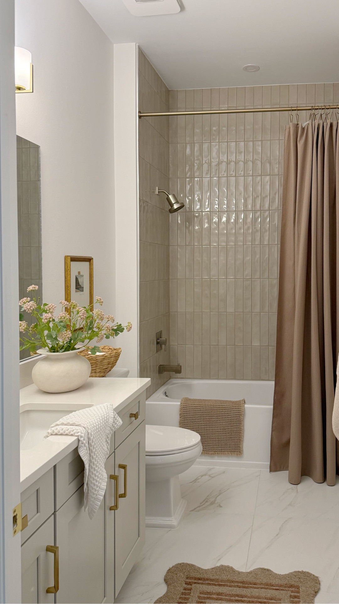 Bathroom tip ✨ bringing your tile all the way up to the ceiling will elevate your space! 

Happy Friday friends 🤍


Bathroom, bathroom inspo, guest bath, bathroom decor, home decor, bathroom styling 

#bathroom #bathroomdecor #guestbathroom #bathroominspo #homedecor

#LTKHome