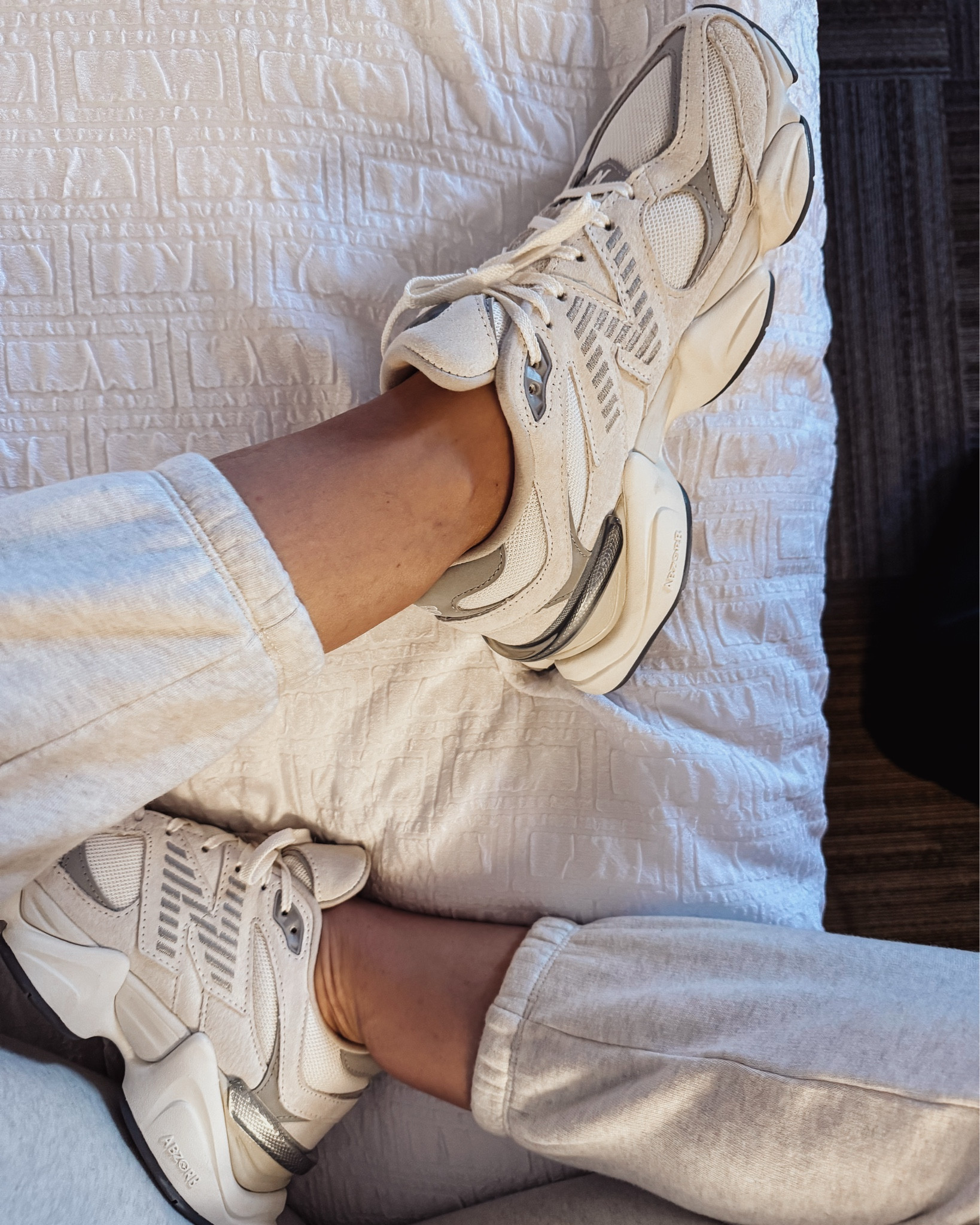 Causal day | target | new balance sneakers | sweat pants | fall outfit #nordsale #ltkfit #fallfit 

#LTKOver40 #LTKMidsize #LTKFindsUnder100