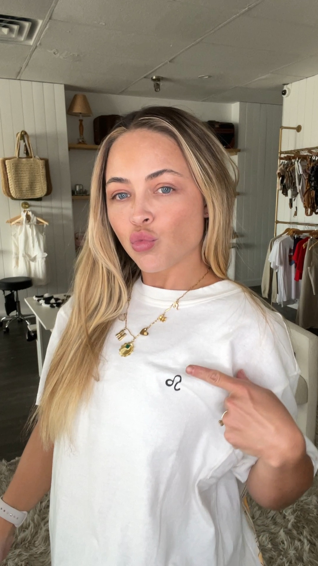 Did someone say Leo season😍😍 this shirt is my favorite to sleep in, work out in, run errands in, cute+comfort=🫶🏼 FPM has it in every sign too! 