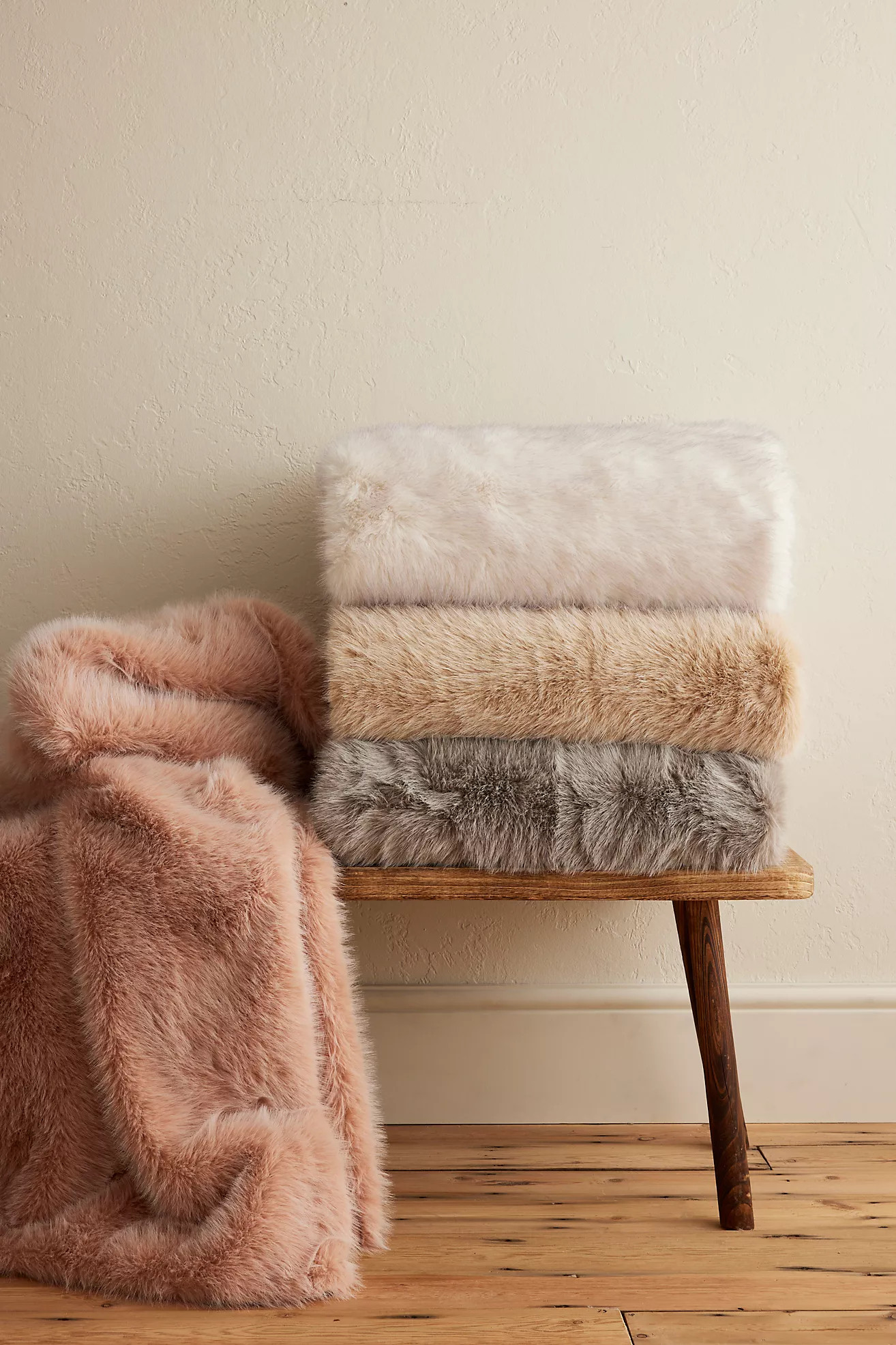 The Chloe Tipped Faux-Fur Throw BlanketBy Anthropologie
  


  


  


  


  

127 Reviews Revie... | Anthropologie (UK)