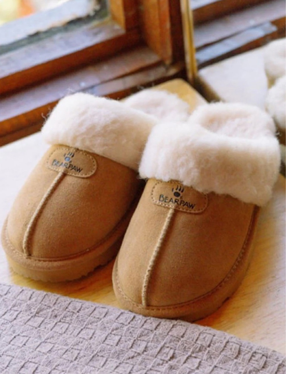 The coziest slippers and shoes are on sale for Black Friday! Don’t miss out on these deals 🤩

#LTKGiftGuide #LTKCyberWeek #LTKSaleAlert