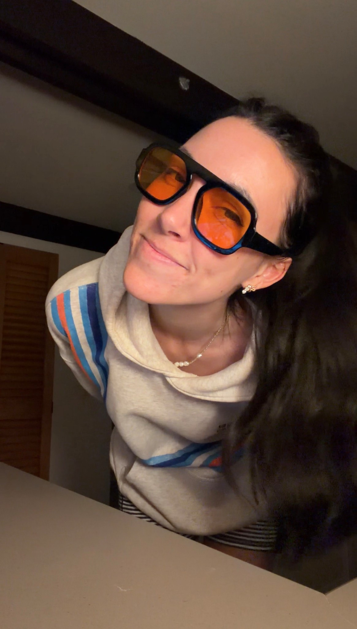 Nighttime sleepy glasses 