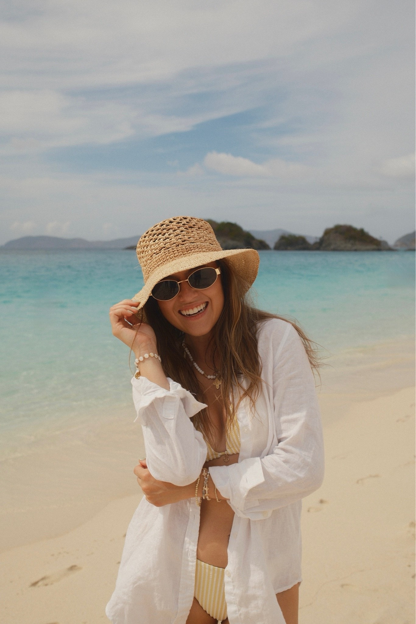 Beach day🌞

I recommend sizing up in the quince button up! (I’m usually an xs, wearing an s!)