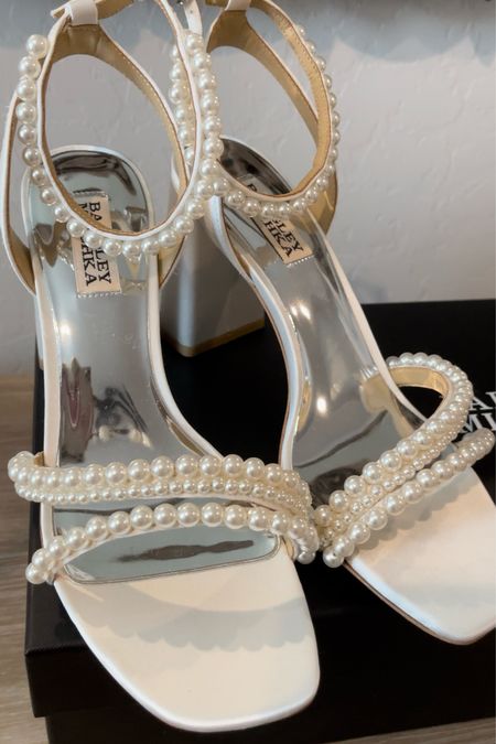 Another perfect Bridal Heel! 



Bridal heel, heels, wedding, bachelorette, wedding rehearsal, wedding reception

#LTKshoecrush #LTKstyletip #LTKwedding